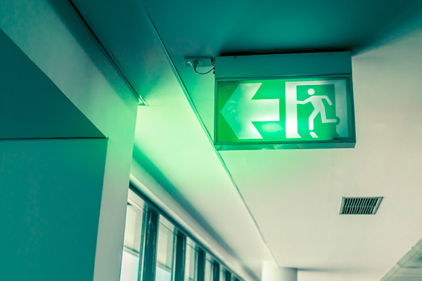 Soluciones Especiales en, Iluminación de emergencia y señalización